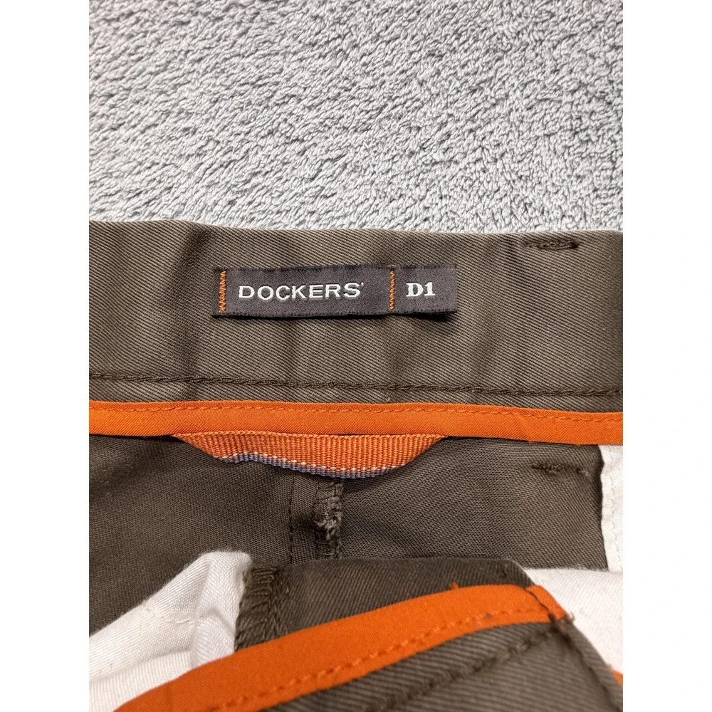 Dockers Chino Pants Men Measured 38x29 Brown Khaki D1 Slim Fit Flat Front Cotton